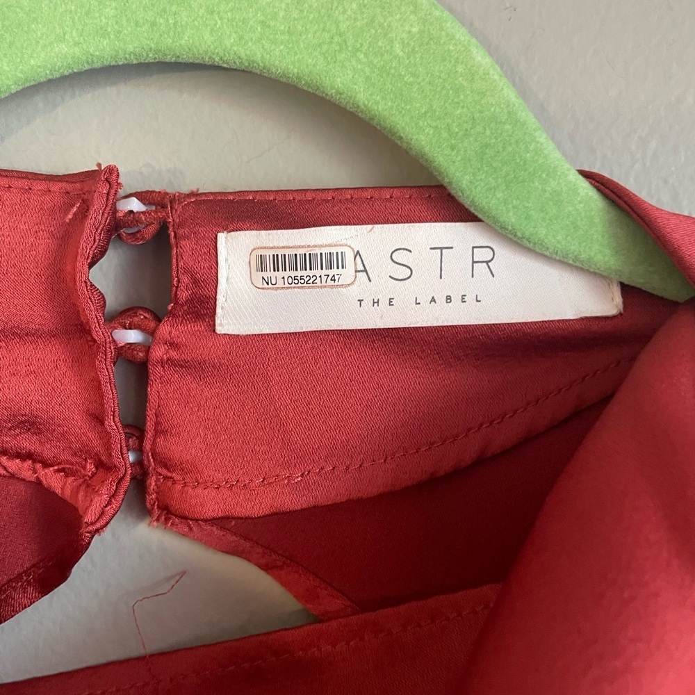ASTR THE LABEL VERONICA OPEN-BACK TOP - Picture 2 of 7
